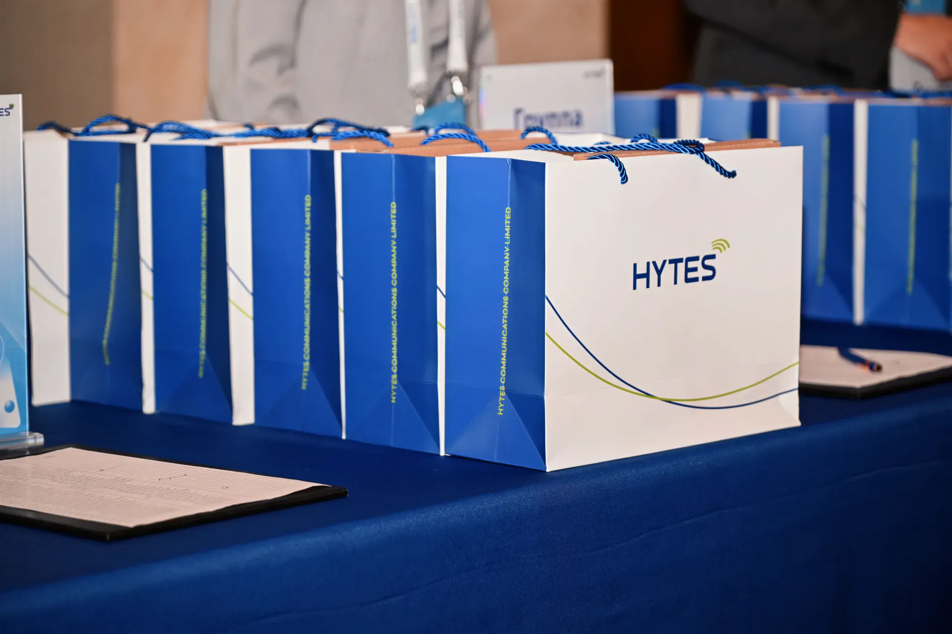 Фирменные пакеты участников конференции Hytes 2026